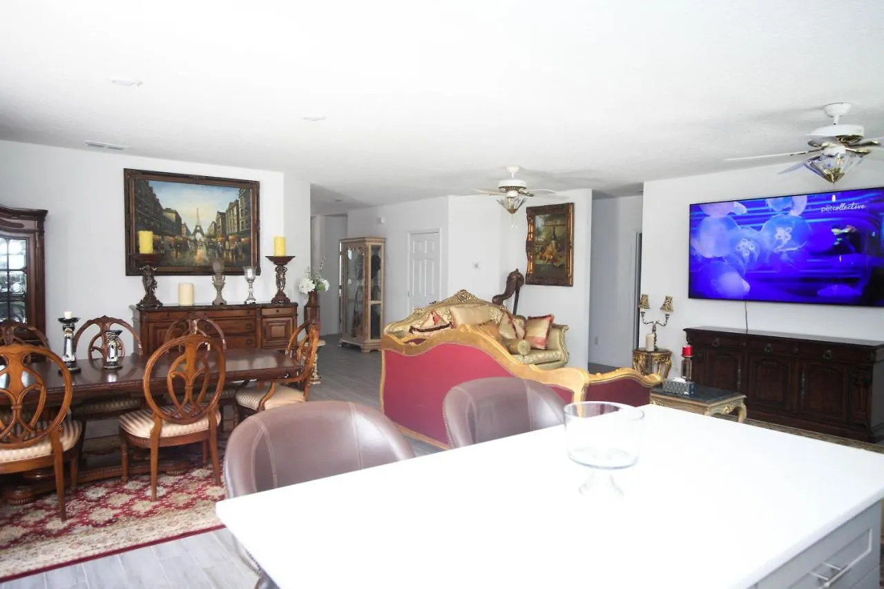 A Beautiful Queen Bedroom Orlando United States