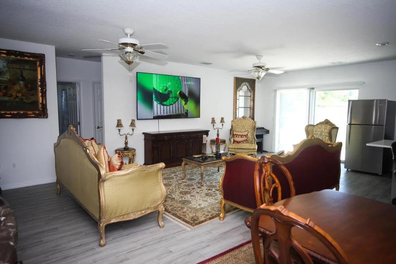 Guest house A Beautiful Queen Bedroom Orlando United States